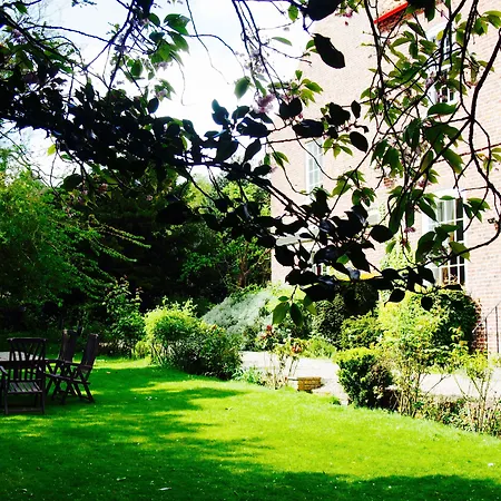 Wrangham House Hotel 3*