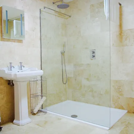 Wrangham House Hotel 3*