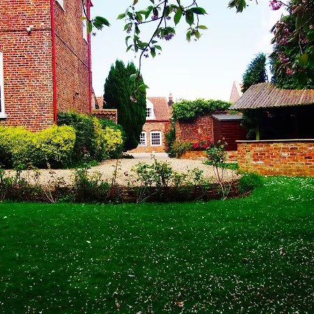 Wrangham House Hotell 3*