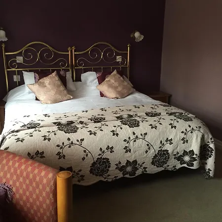Wrangham House Hotel 3*